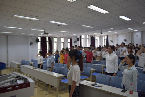 食品科学与工程学院党委举行新党员入党宣誓仪式